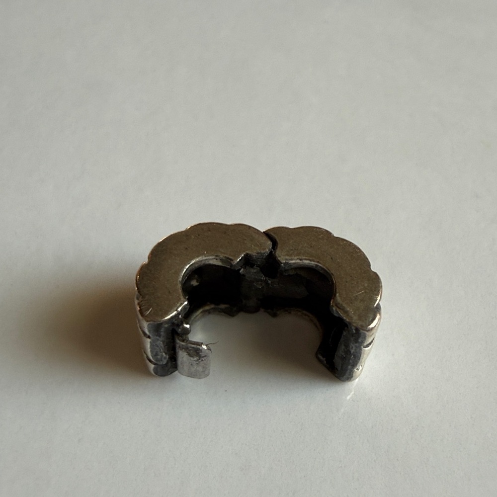 Pandora sterling silver with 14kt gold accent clip charm - Picture 2 of 4